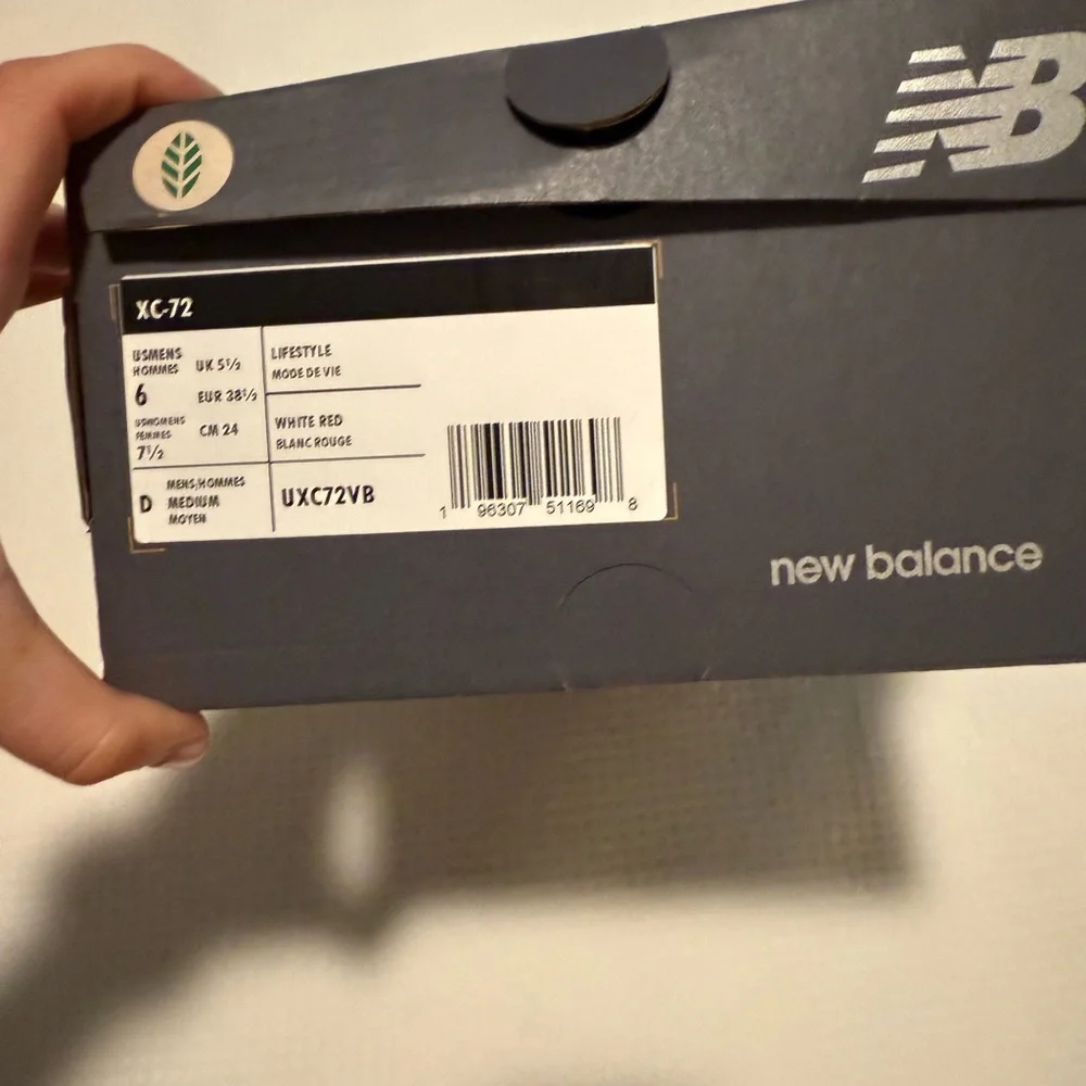 New Balance XC-72 White Red Athletic Shoes - Picture 2 of 3